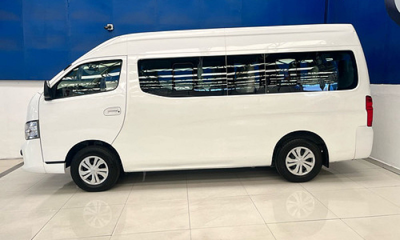 Nissan  Urvan  2022...