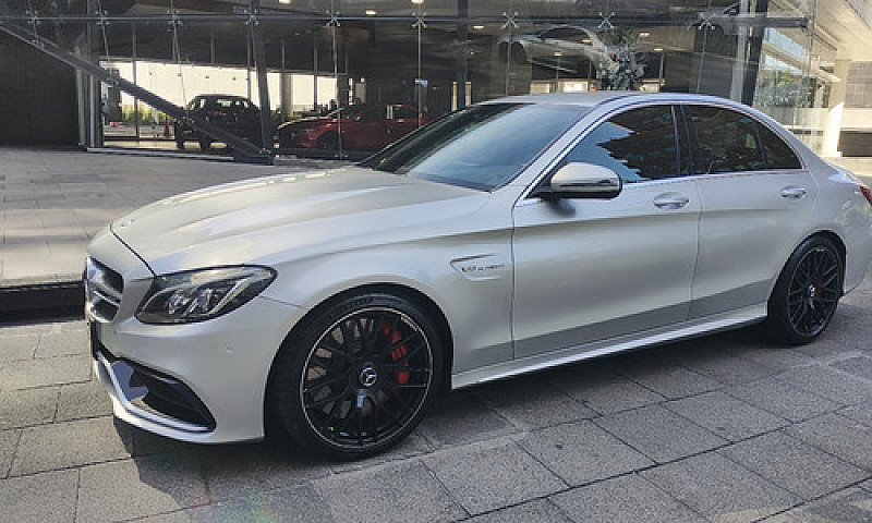 Mercedes-Benz  Clase...