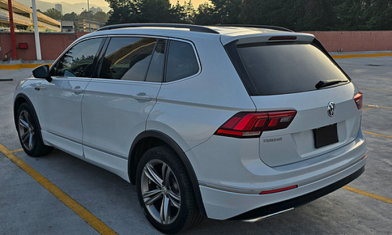 Volkswagen Tiguan 1....