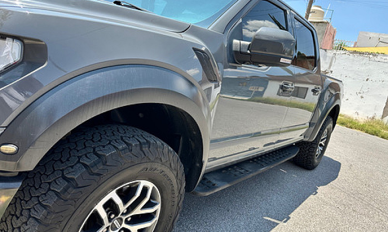 Ford F150 Raptor 201...