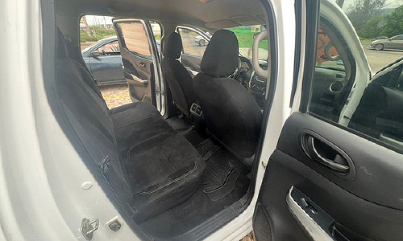 Nissan Np 300 Se 2.5...