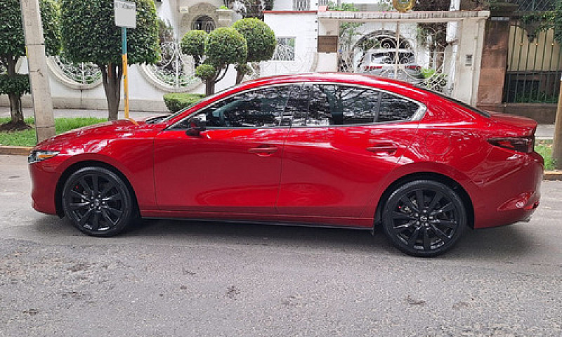 Mazda 3 Signature...