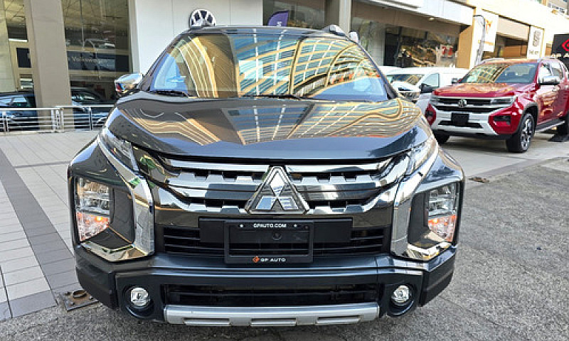 Mitsubishi Xpander 1...