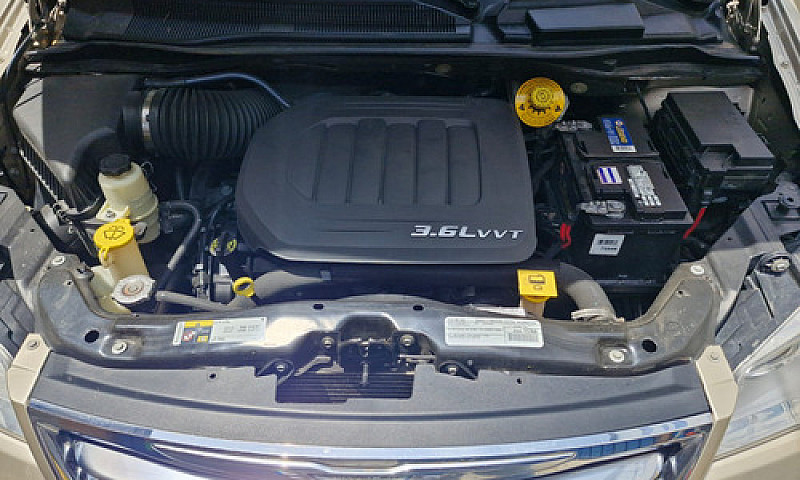 Chrysler Town & Coun...