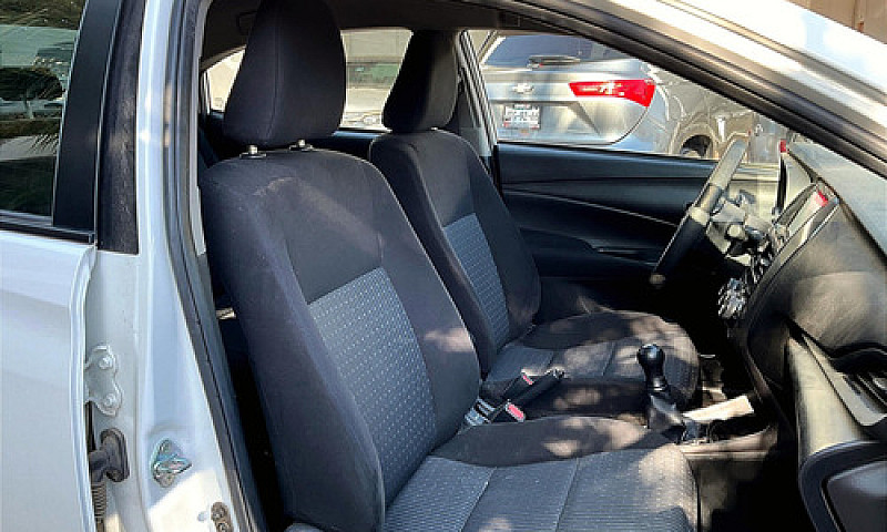 Toyota Yaris 2022...