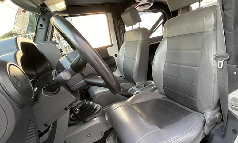 Jeep Wrangler X Base...
