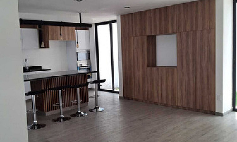 Casa En Venta En Lag...