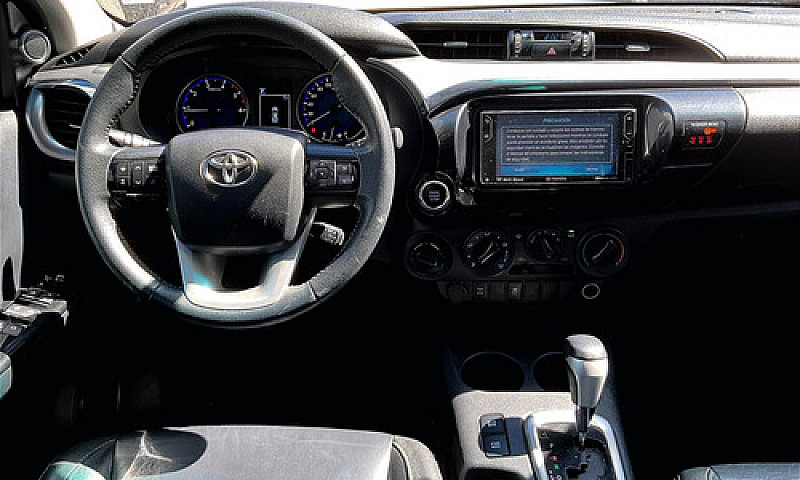 Toyota Hilux 2020...