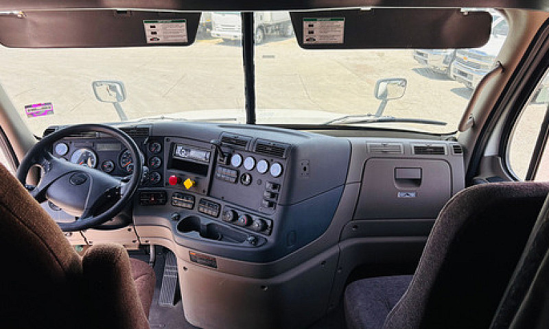 2017 Freightliner Ca...