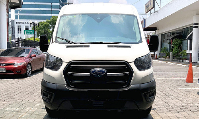Ford Transit 2020...