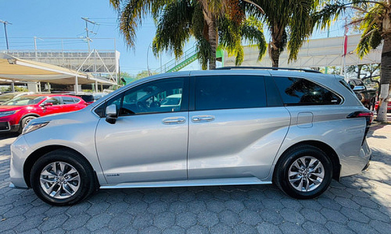 Toyota Sienna 2021...