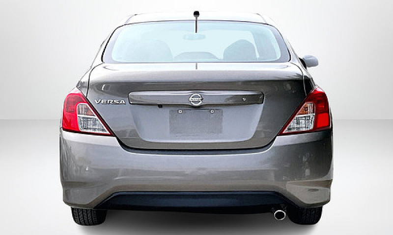 Nissan Versa 2019...