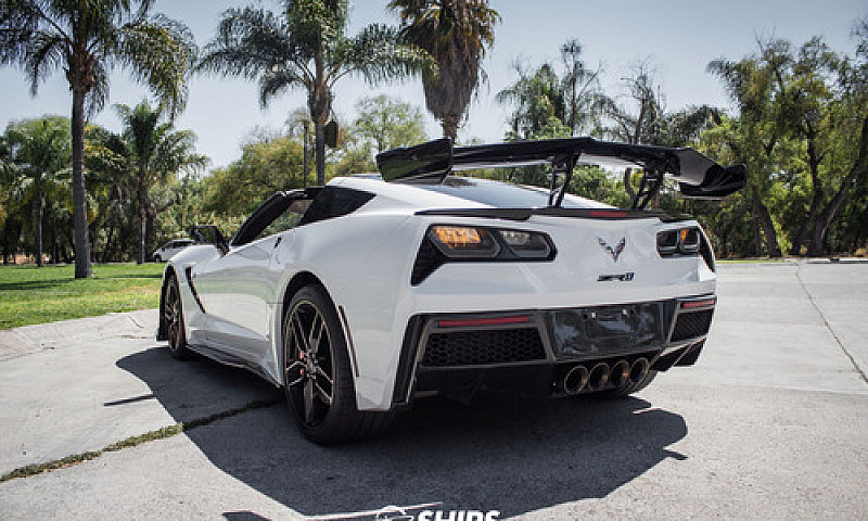Chevrolet Corvette 2...