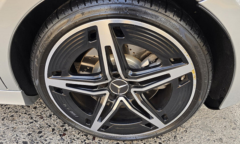 Mercedes-Benz  Clase...