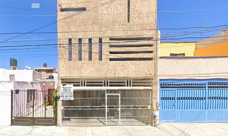 Venta De Hermosa Cas...