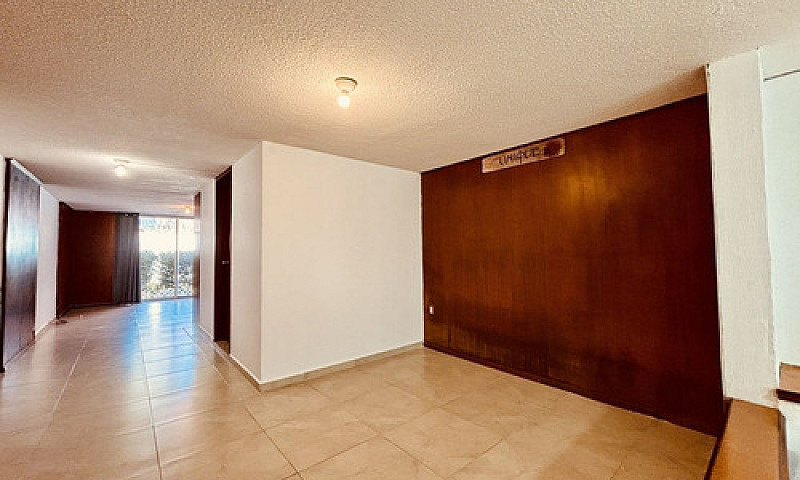 Venta De Casa En Lom...