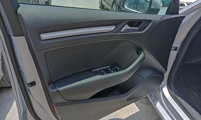 Audi A3 2019 1.4 Dyn...