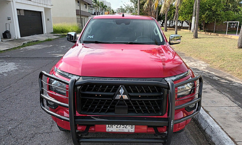 Mitsubishi L200 2.4 ...