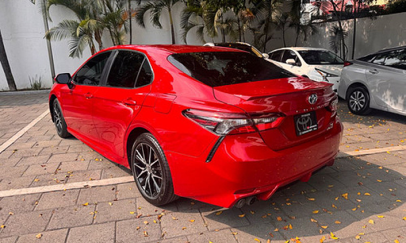 Toyota Camry 2023...