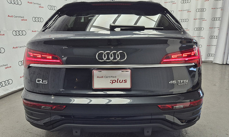 Audi  Q5  2024...