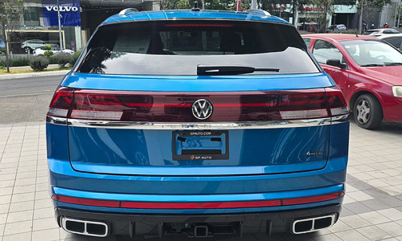 Volkswagen Cross Spo...
