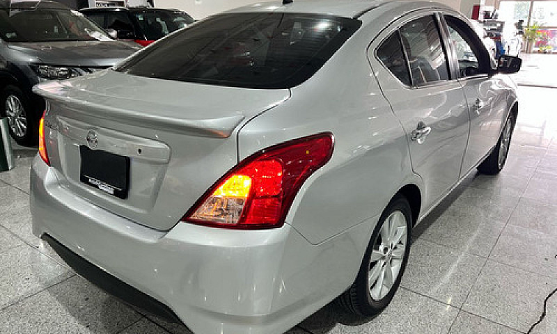 Nissan Versa 2017...