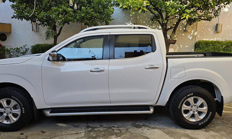 Nissan Frontier Plat...