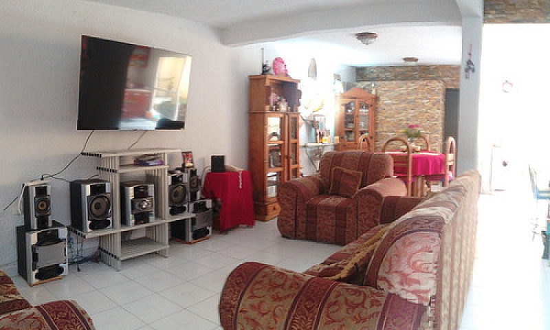 Casa En Venta En Eca...