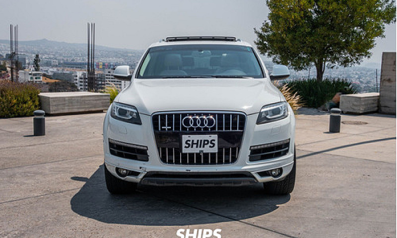 Audi Q7 2015...