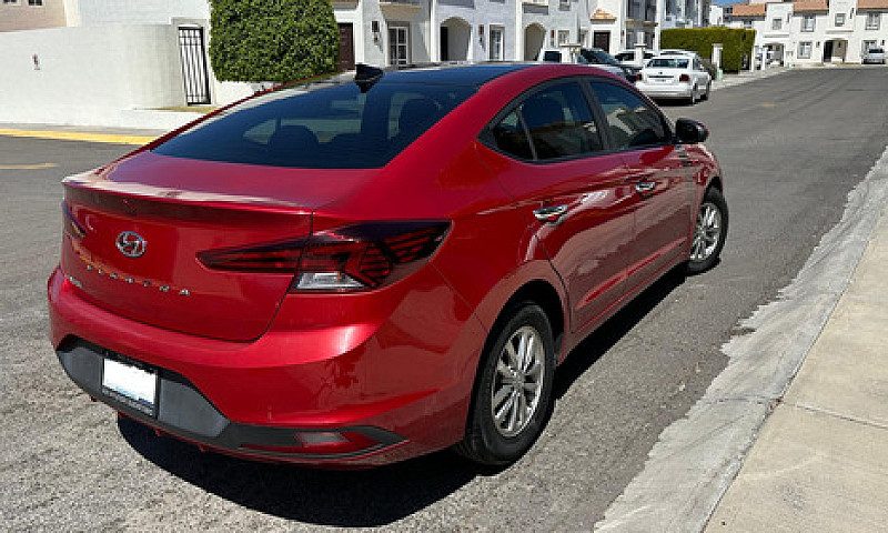 Hyundai Elantra 2.0 ...