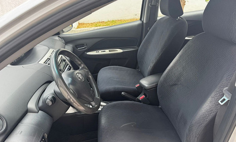 Toyota Yaris 1.5 Sed...