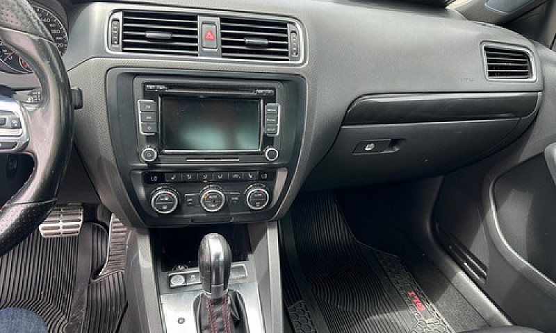 Volkswagen Jetta 2.0...