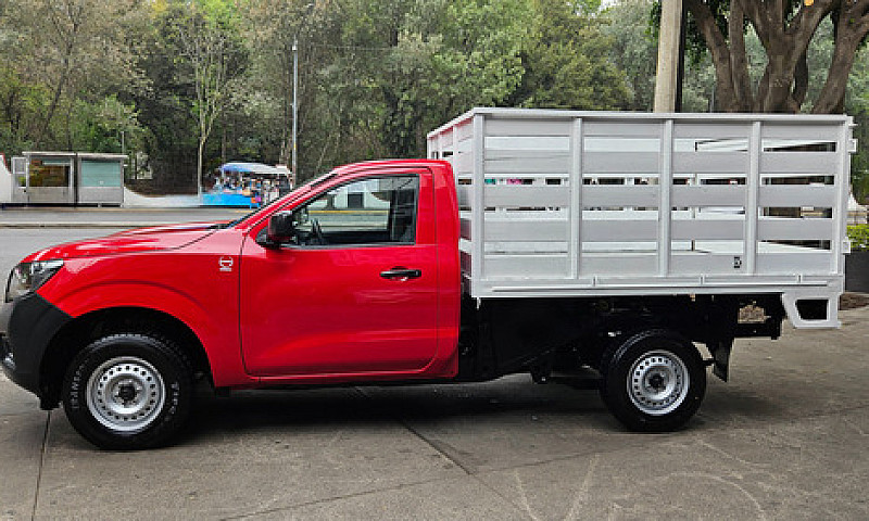 Nissan Np300 Estacas...