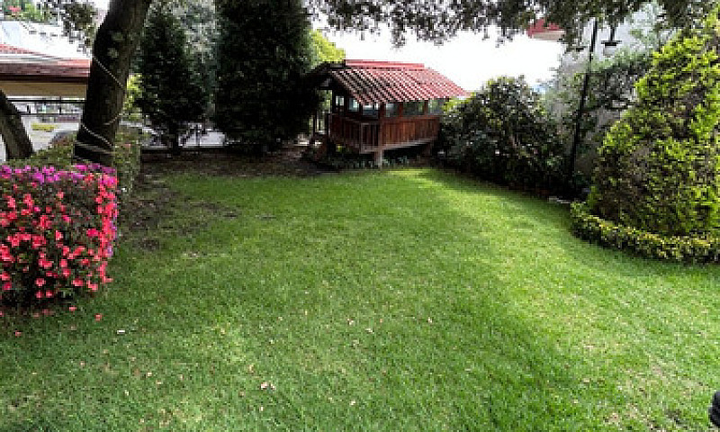 Casa En Venta En Lom...