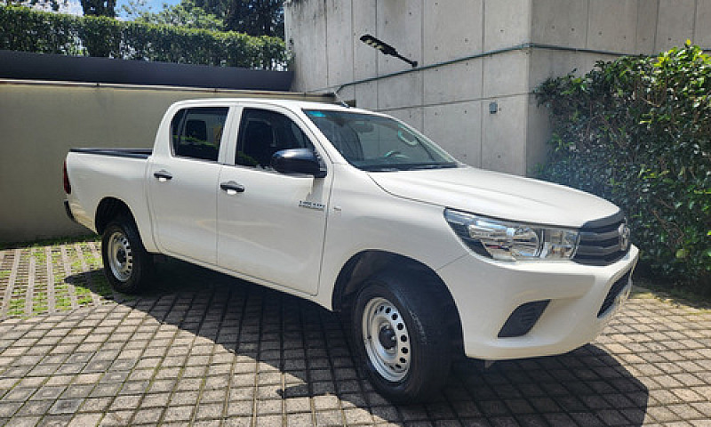 Toyota Hilux 2.8 Tdi...