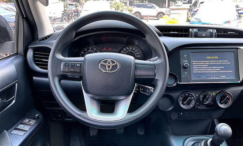 Toyota Hilux 2022...