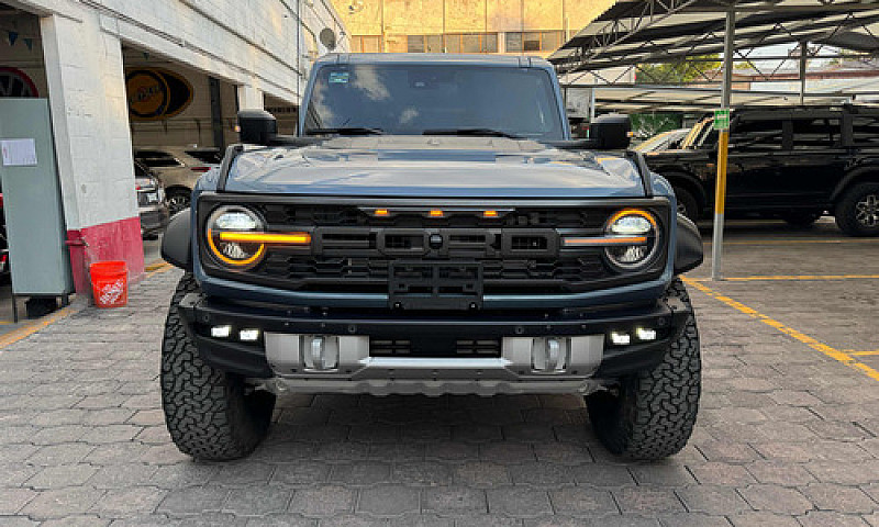 Ford Bronco Raptor 3...