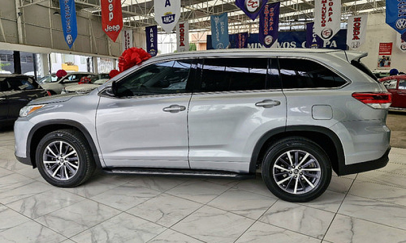 Toyota  Highlander  ...