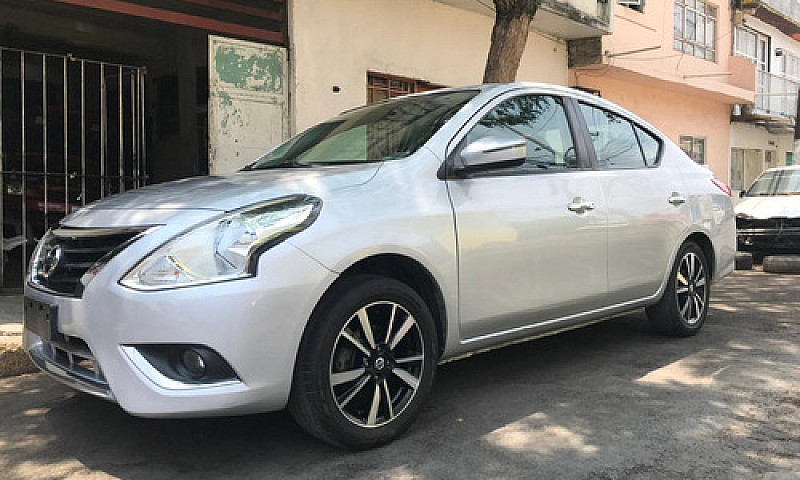 Nissan Versa 1.6 Exc...