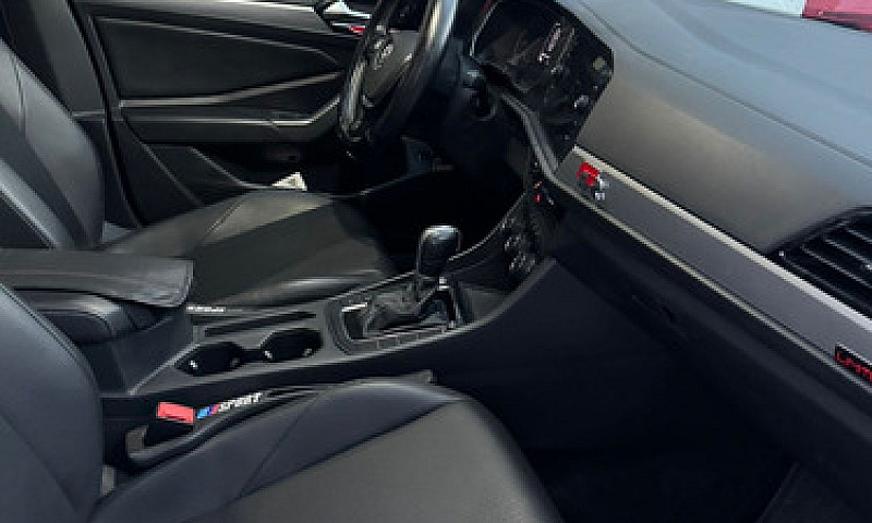 Volkswagen Jetta 1.4...