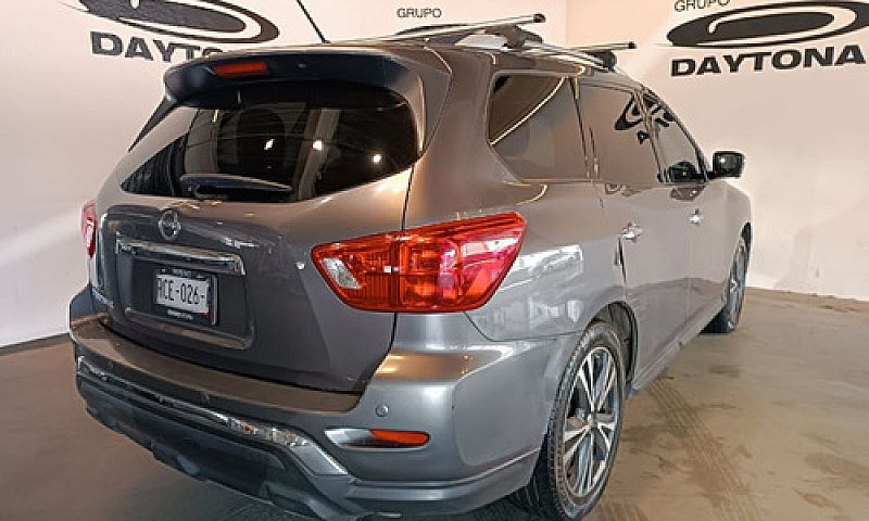 Nissan Pathfinder 20...