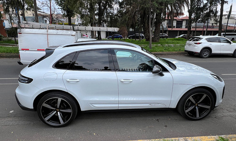 Porsche Macan T...