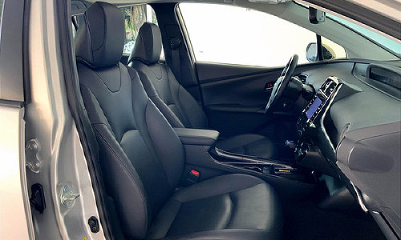 Toyota Prius 2021...