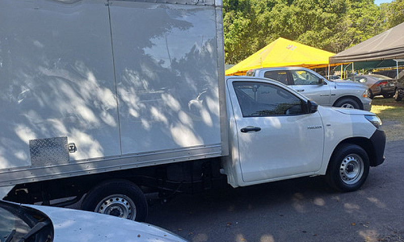 Toyota Hilux 2.7 Cab...