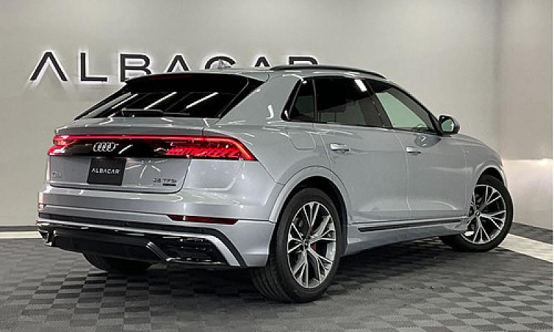 Audi Q8 2021...