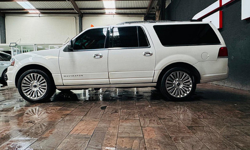 Lincoln Navigator 3....