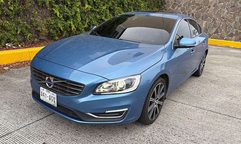 Volvo S60 2.0 T5 Mom...