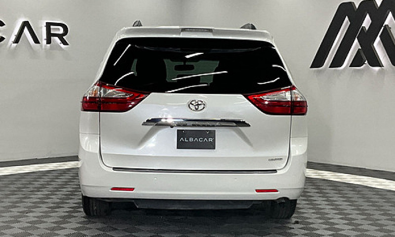 Toyota Sienna 2019...