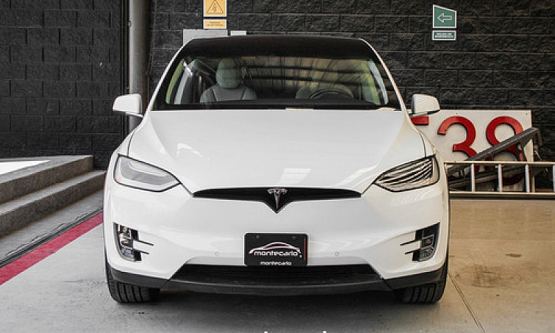 Tesla Model X 2016 9...