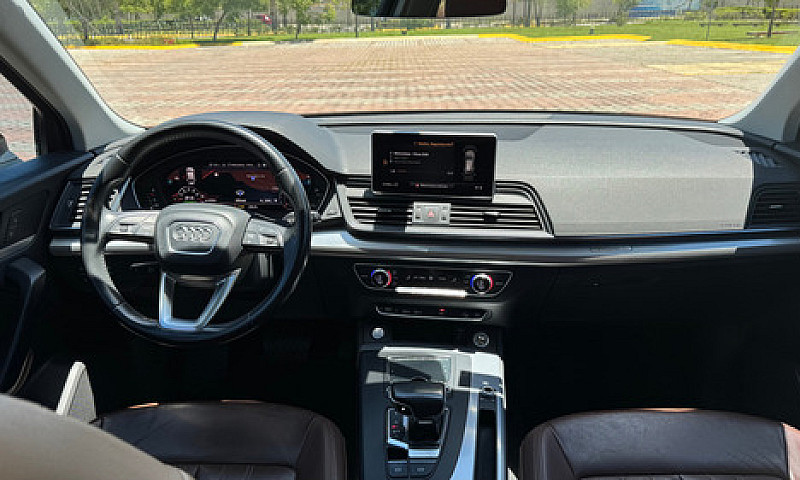 Audi Q5 2.0 L T Sele...